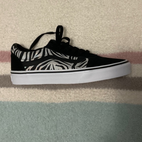 Women’s Ward Metallic Zebra Vans Size 8 BNIB - Picture 8 of 13